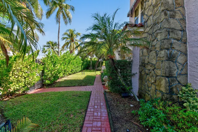 $5,000 | 194 Almeria Road, West Palm Beach, FL 33405