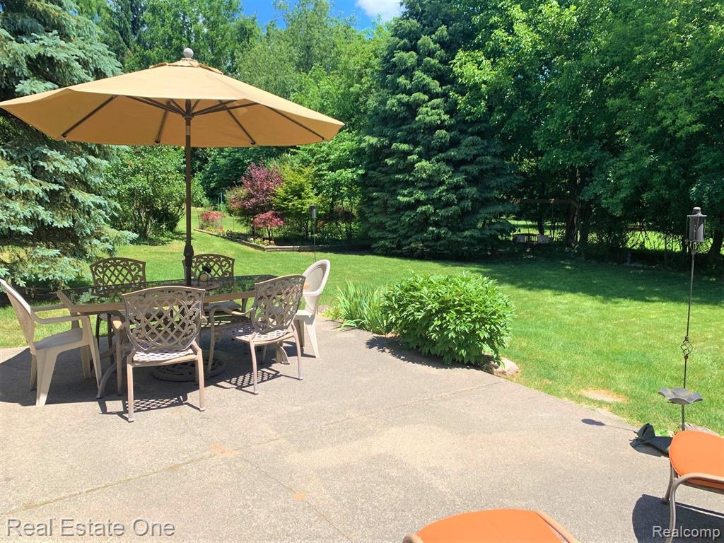 874 Bridgestone Drive Rochester Hills, MI 48309 - Photo 41 of 45
