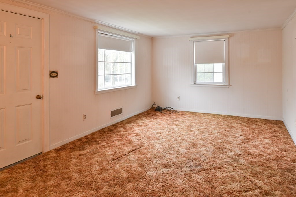 19 MacArthur Road Beverly, MA 01915 - Photo 8 of 23 Gallery Image 8