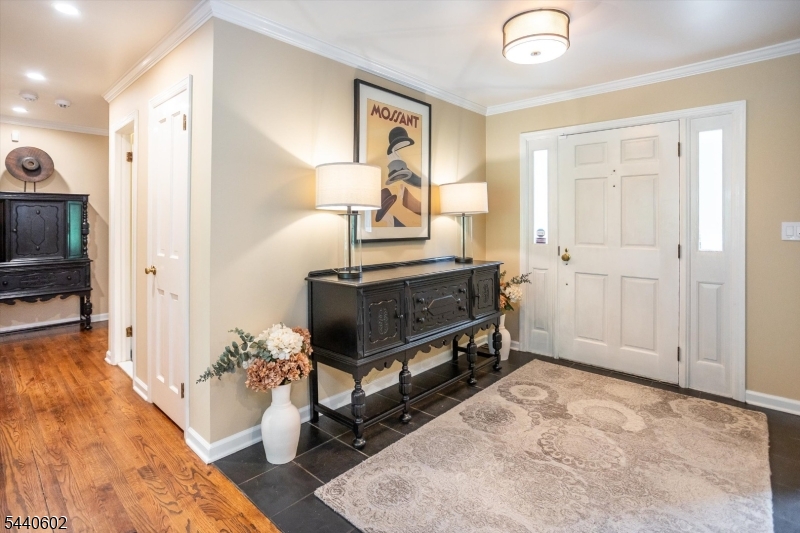 24 Brookfield Way Mendham, NJ 07945 - Photo 11 of 32