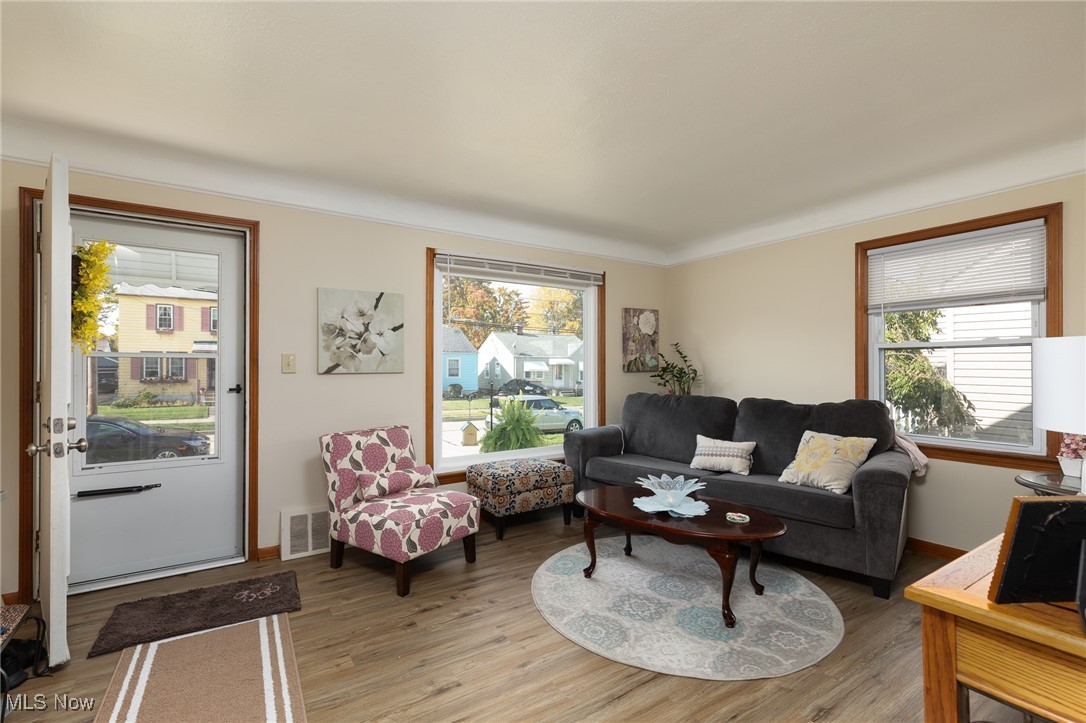 1669 Mapledale Road Wickliffe, OH 44092 - Photo 4 of 19 Gallery Image 4