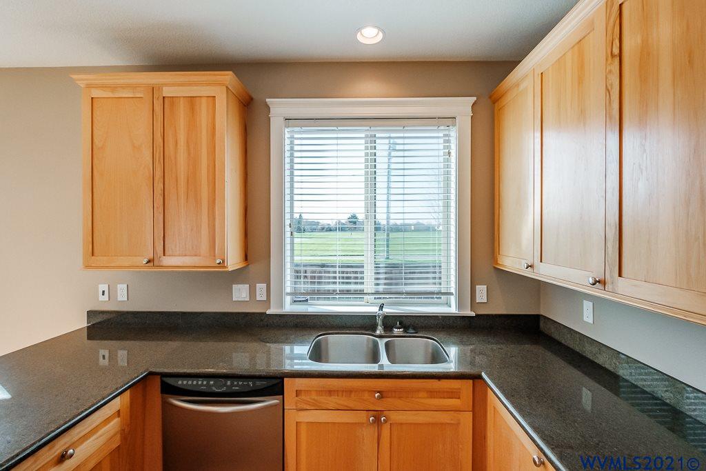 2077 Center Street Southeast Albany, OR 97322 - Photo 12 of 32