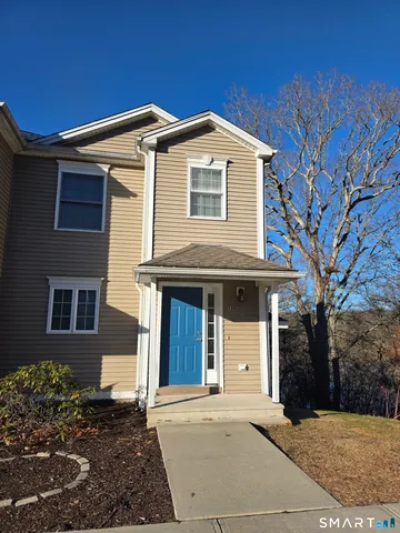 $249,900 | 148 Mathewson Street, Unit 609, Jewett City, CT 06351