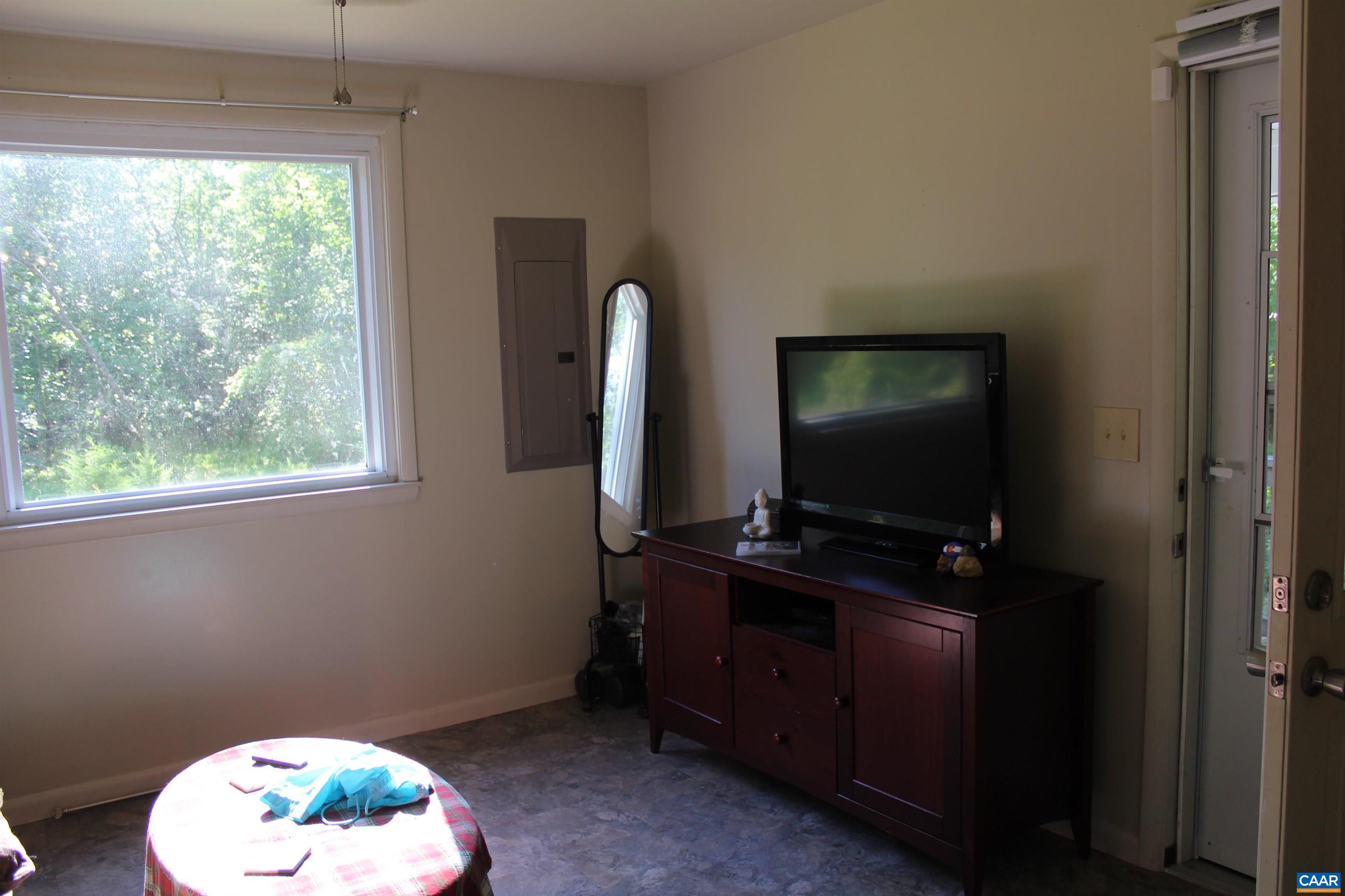 1627 St John Road Gordonsville, VA 22942 - Photo 5 of 7 Gallery Image 5