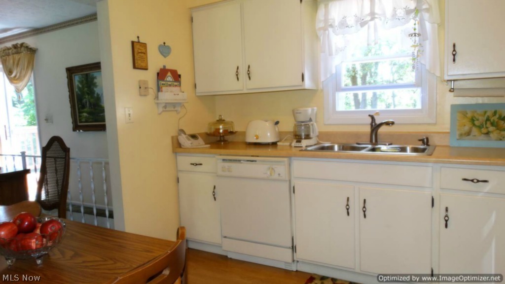 14521 Sisson Road Chardon, OH 44024 - Photo 8 of 22