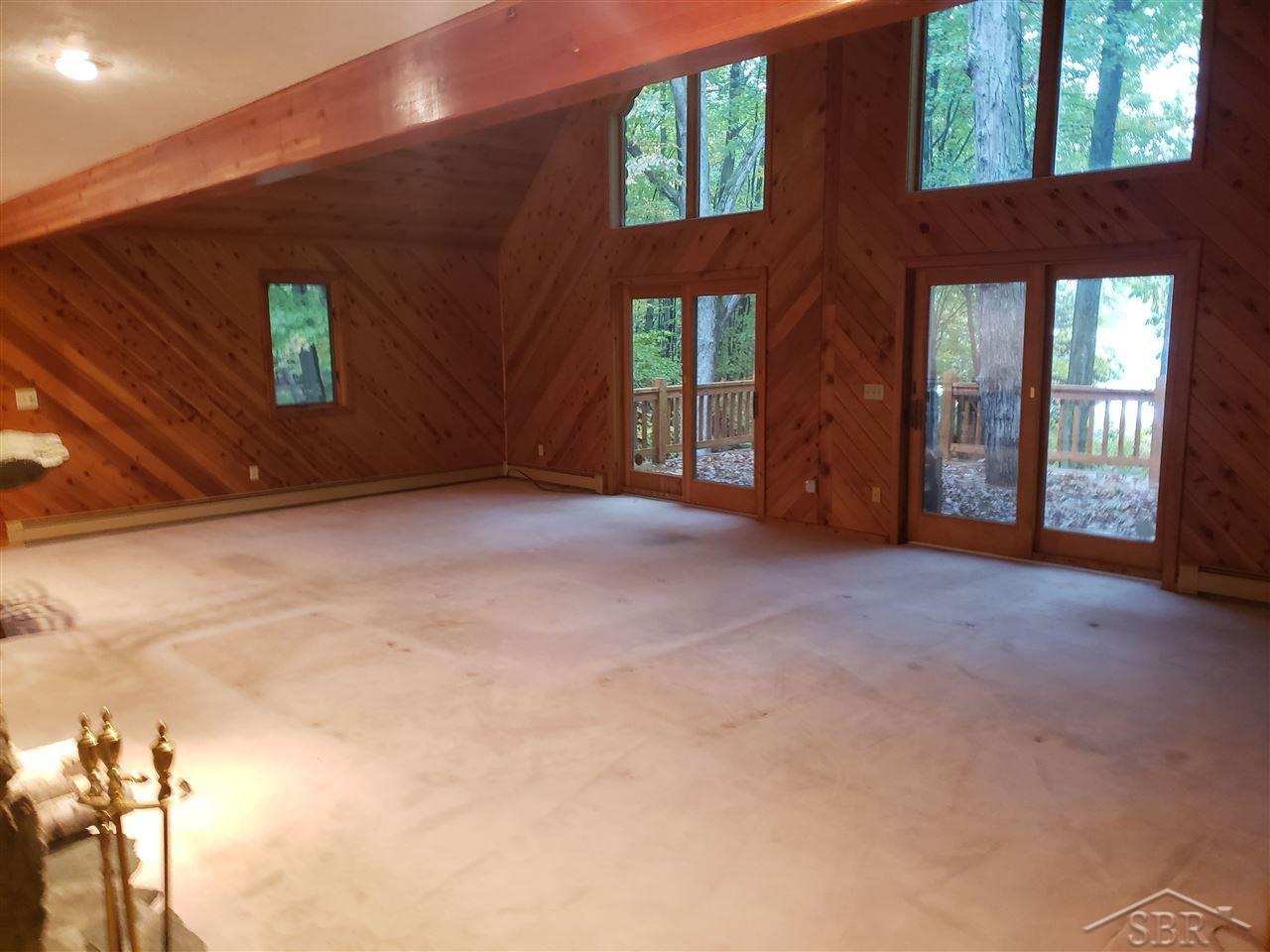 2565 South Graham Road Saginaw, MI 48609 - Photo 5 of 10 50025109-4.JPG