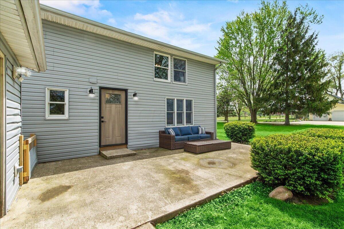 475 North Section Street La Rue, OH 43332 - Photo 19 of 21 Back Patio
