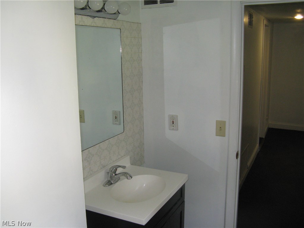 3925 Cox Road Barberton, OH 44203 - Photo 13 of 15
