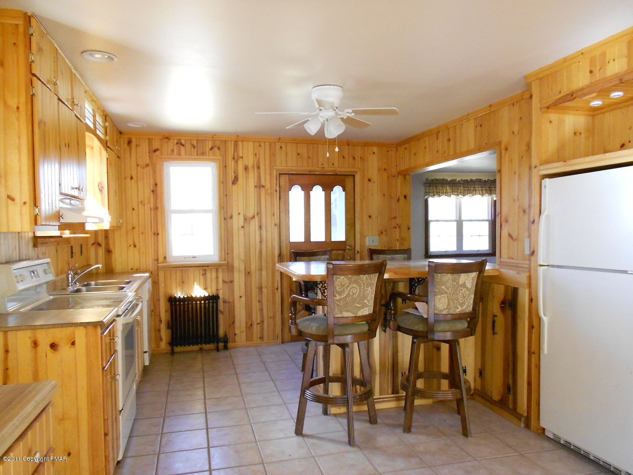 404 Middle Road Stroudsburg, PA 18360 - Photo 19 of 29 a dining room with furniture and window