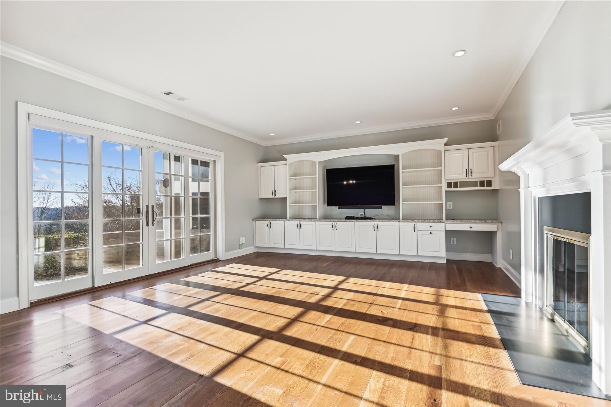7 Devon Hill Road, Unit A5 Baltimore, MD 21210 - Photo 5 of 32 Living Room