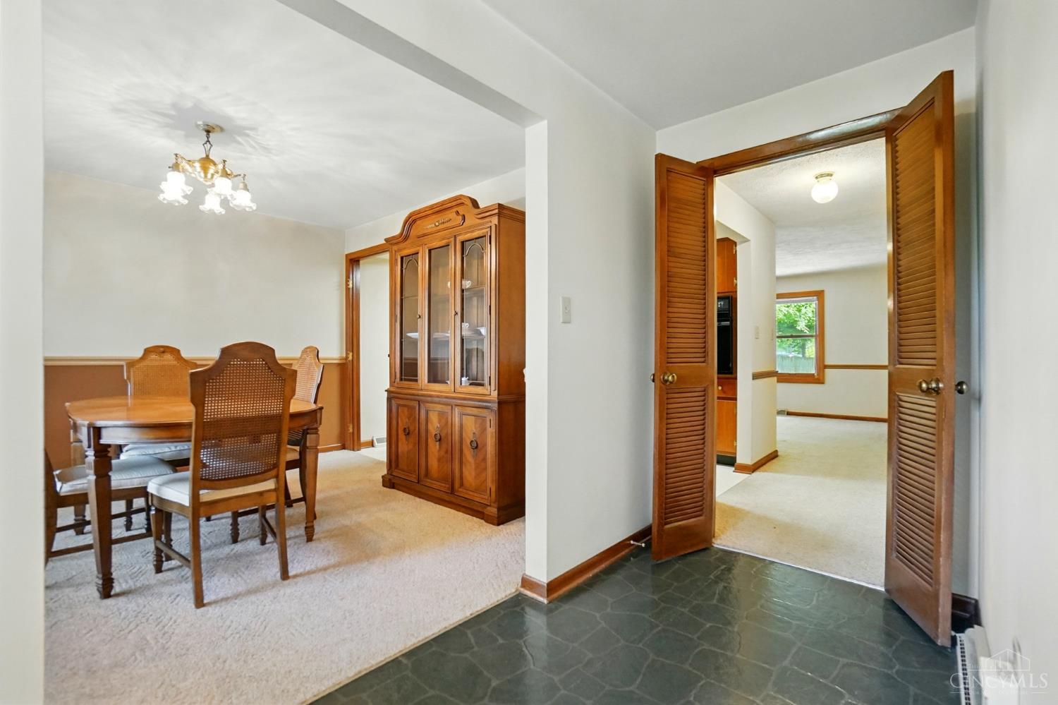 5752 Decker Road Franklin, OH 45005 - Photo 11 of 59 Formal dining room