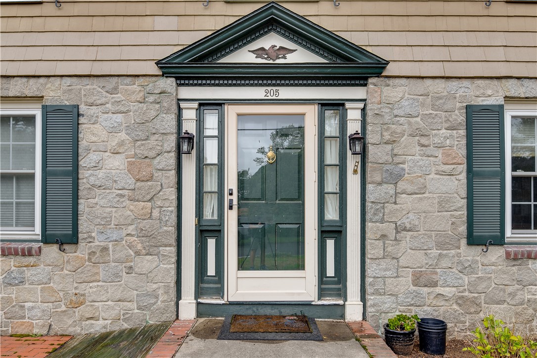 205 Trinity Street Warwick, RI 02886 - Photo 3 of 28 Gallery Image 3