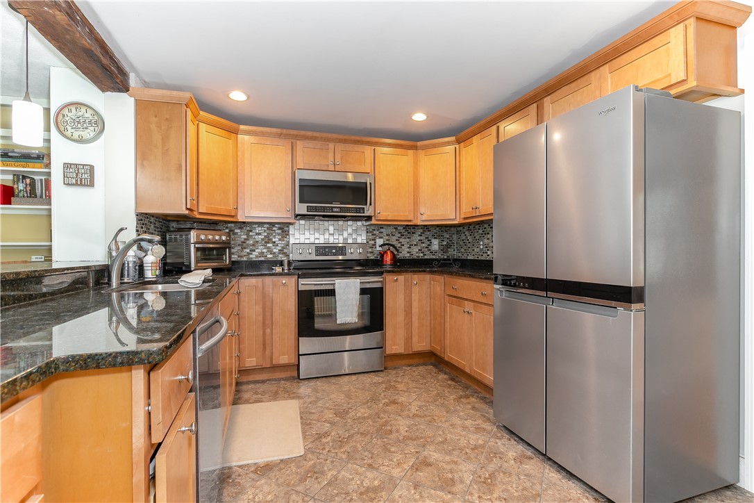 205 Trinity Street Warwick, RI 02886 - Photo 4 of 28 Gallery Image 4