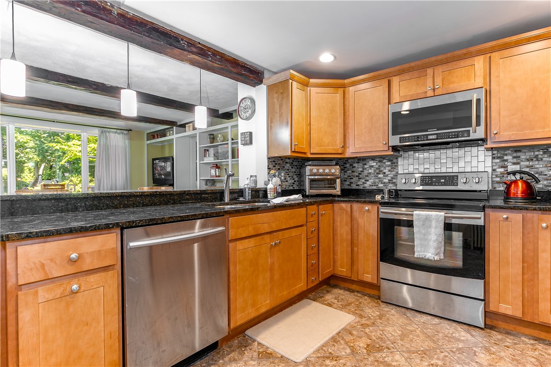 205 Trinity Street Warwick, RI 02886 - Photo 5 of 28 Gallery Image 5