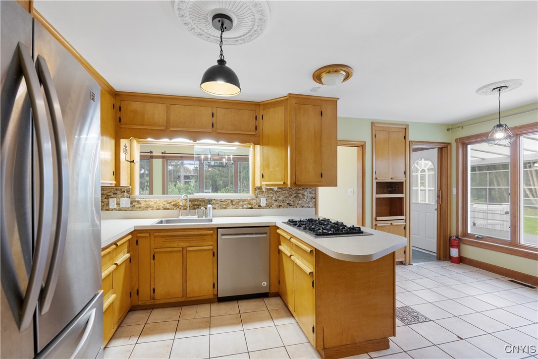 101 Hatherly Road Syracuse, NY 13224 - Photo 8 of 33