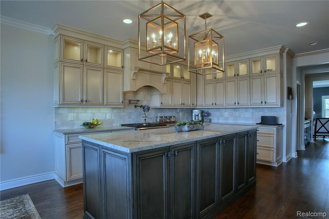 180 Londonderry Lane Rochester, MI 48306 - Photo 11 of 43 11.jpg