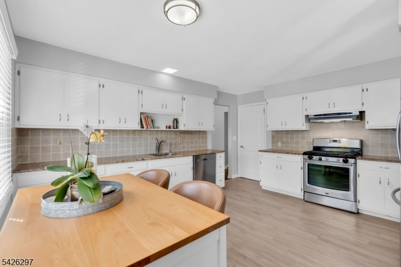 1360 Tullo Road Bridgewater, NJ 08836 - Photo 11 of 49