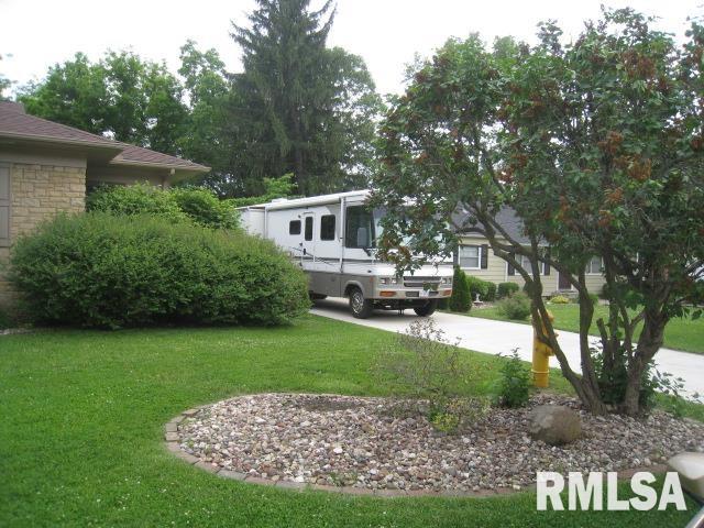 2936 River Heights Road Rock Island, IL 61201 - Photo 3 of 24 Gallery Image 3