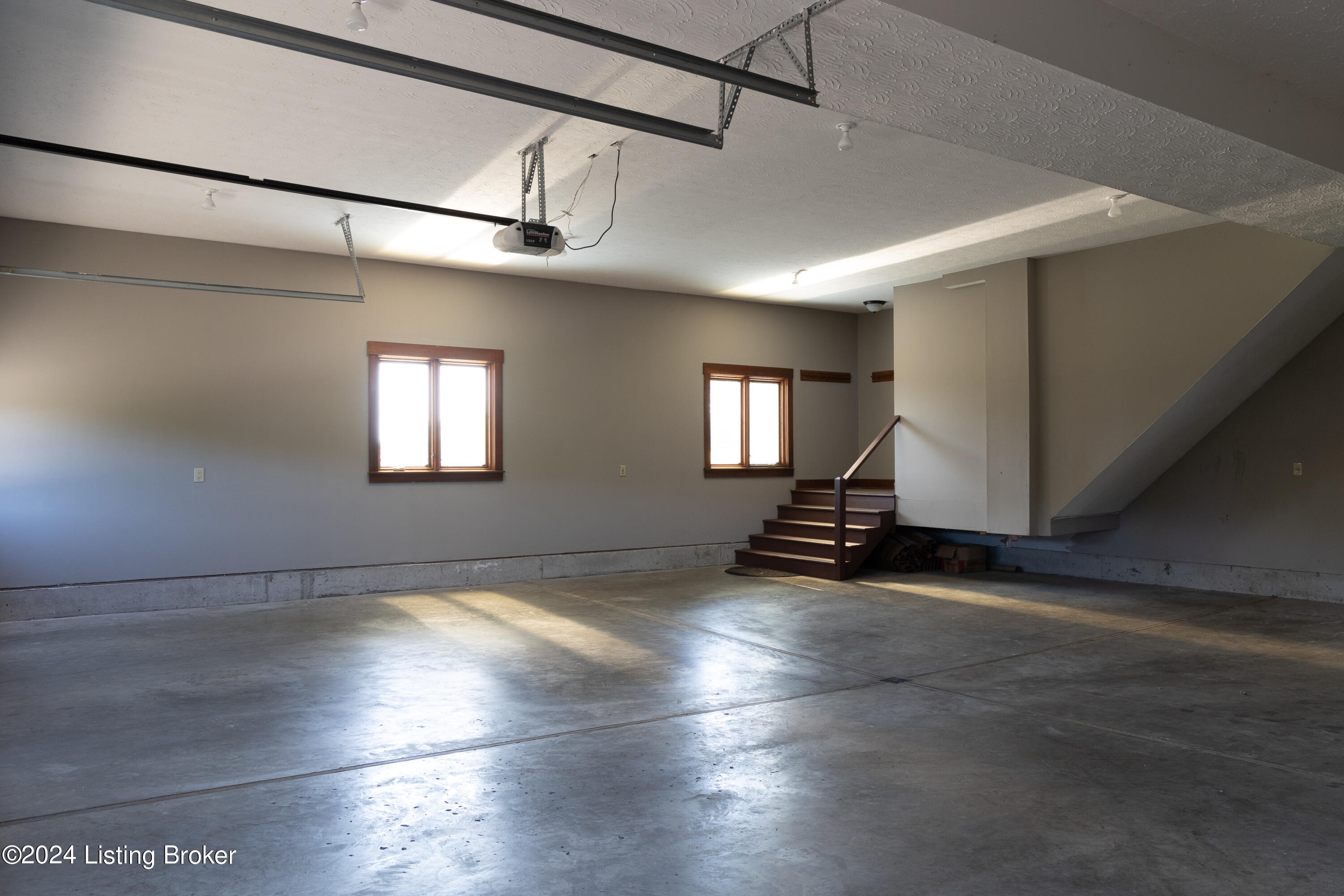 5908 Aiken Road Louisville, KY 40245 - Photo 75 of 86 3 Car Garage