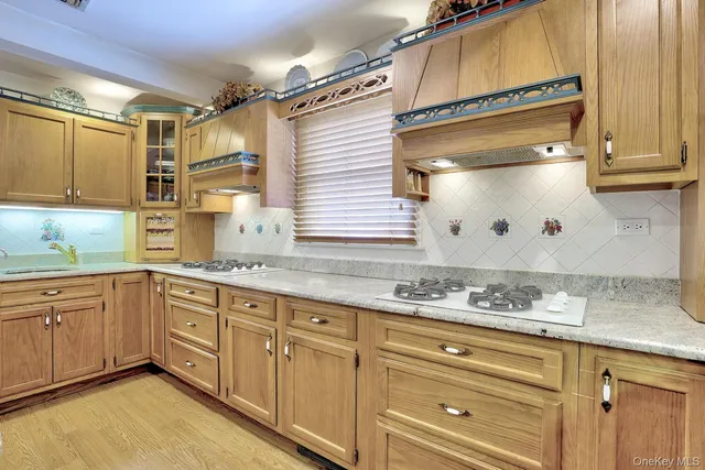 $1,750,000 | 6 Orchard Hill Drive, Monsey, NY 10952