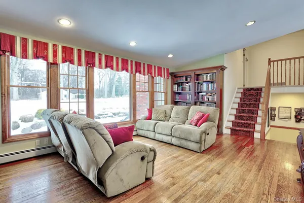 $1,625,000 | 6 Orchard Hill Drive, Monsey, NY 10952