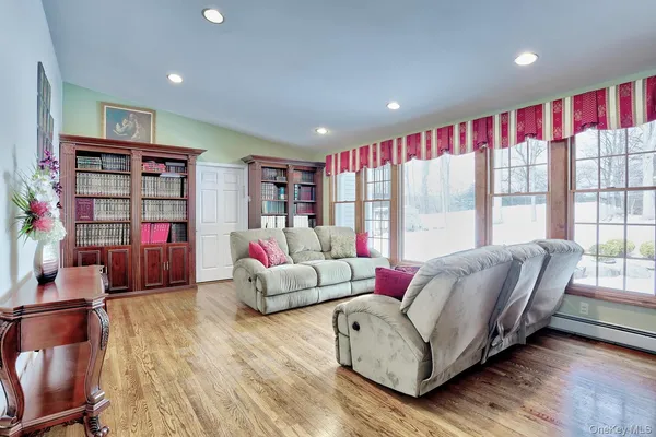 $1,625,000 | 6 Orchard Hill Drive, Monsey, NY 10952