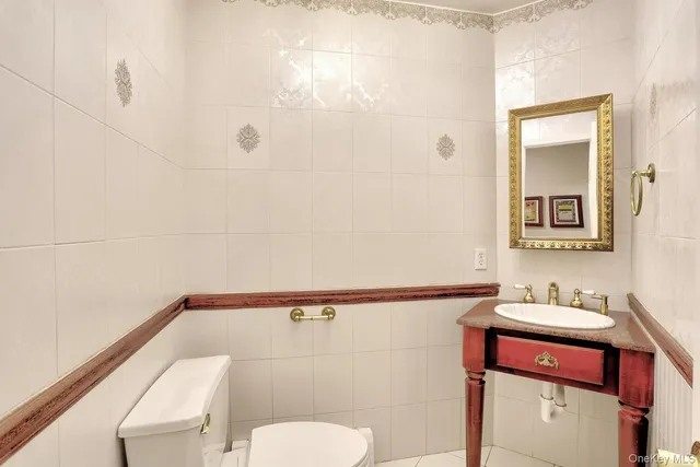 $1,750,000 | 6 Orchard Hill Drive, Monsey, NY 10952