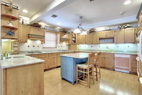 $1,625,000 | 6 Orchard Hill Drive, Monsey, NY 10952