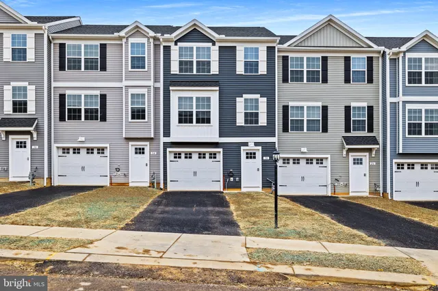 $2,300 | 0 H Street, Unit 113, Carlisle, PA 17013