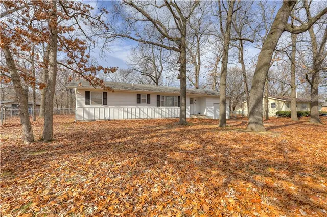 $178,500 | 506 Lone Elm Drive, Carl Junction, MO 64834