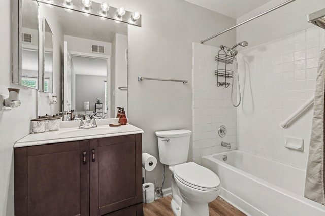 3255 Kirchoff Road, Unit 203 Rolling Meadows, IL 60008 - Photo 8 of 18 Gallery Image 8
