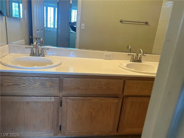 $2,600 | 2624 Ridgewater Circle, Henderson, NV 89074