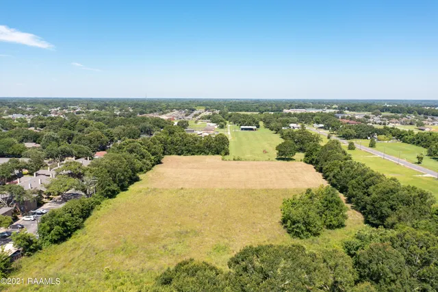 $2,900,000 | 2644 Ambassador Caffery Parkway, Lafayette, LA 70506