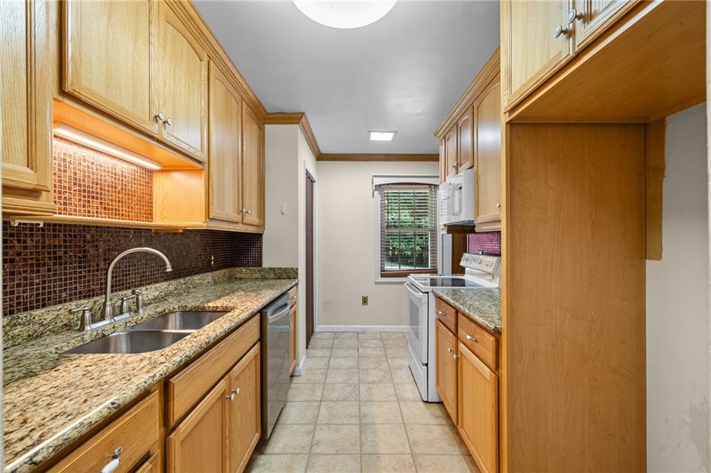 192 Saxon Court Canton, GA 30114 - Photo 11 of 48