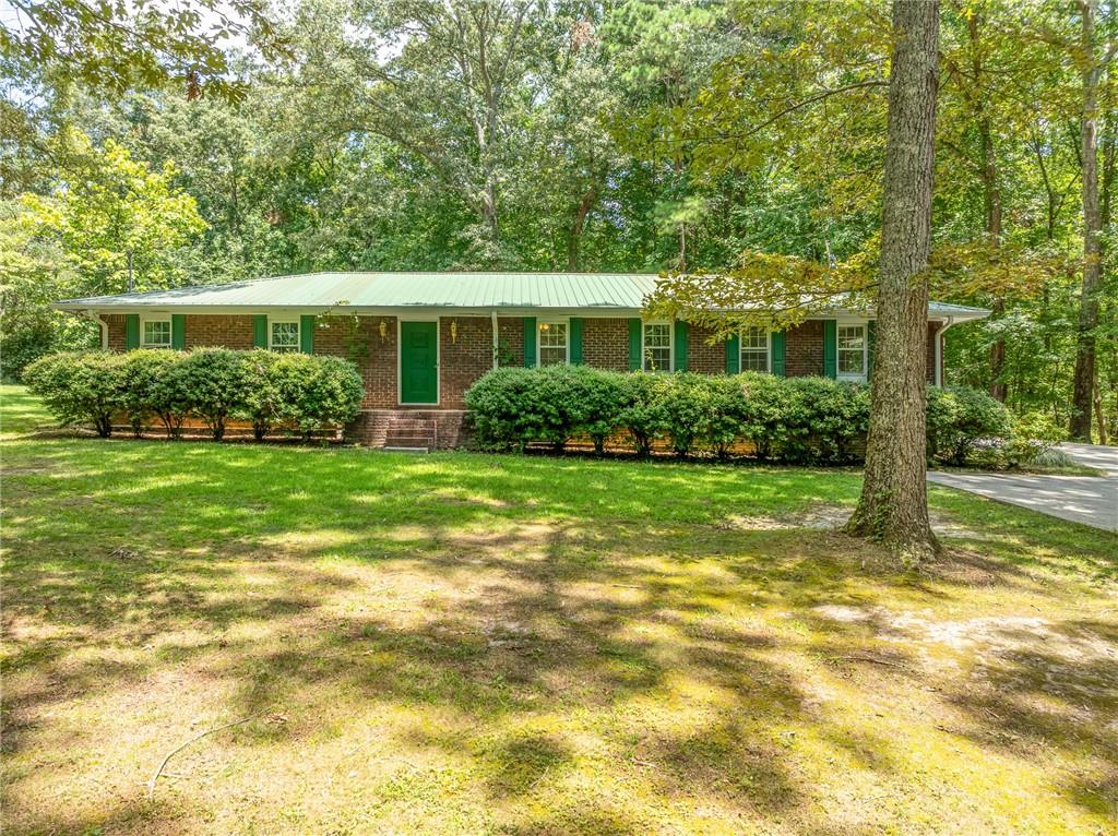 192 Saxon Court Canton, GA 30114 - Photo 2 of 48