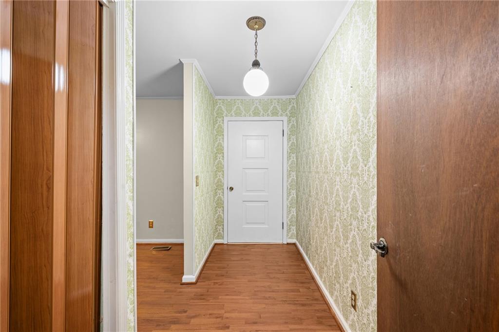 192 Saxon Court Canton, GA 30114 - Photo 10 of 48