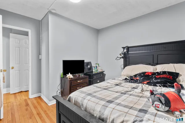 $580,000 | 1943 Seaview Avenue, Bridgeport, CT 06610