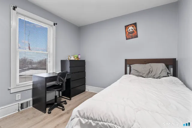 $580,000 | 1943 Seaview Avenue, Bridgeport, CT 06610