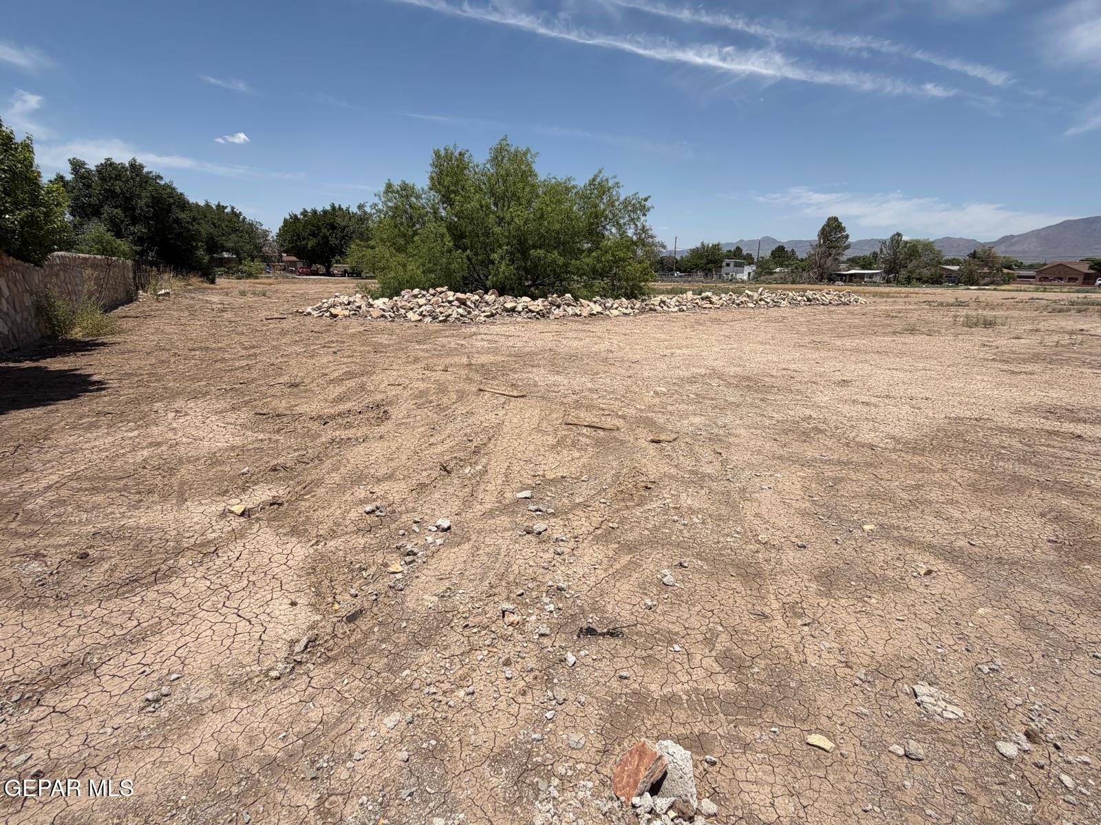 1006 Maximo Street El Paso, TX 79932 - Photo 5 of 7 WhatsApp Image 2026-06-17 at 14.58.49 (1