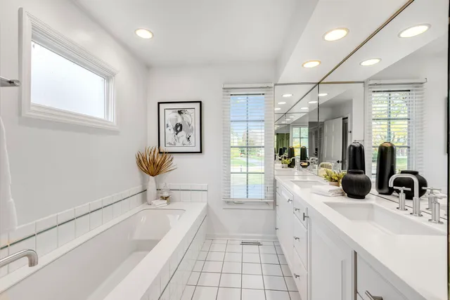 $1,085,000 | 540 Buena Road, Lake Forest, IL 60045