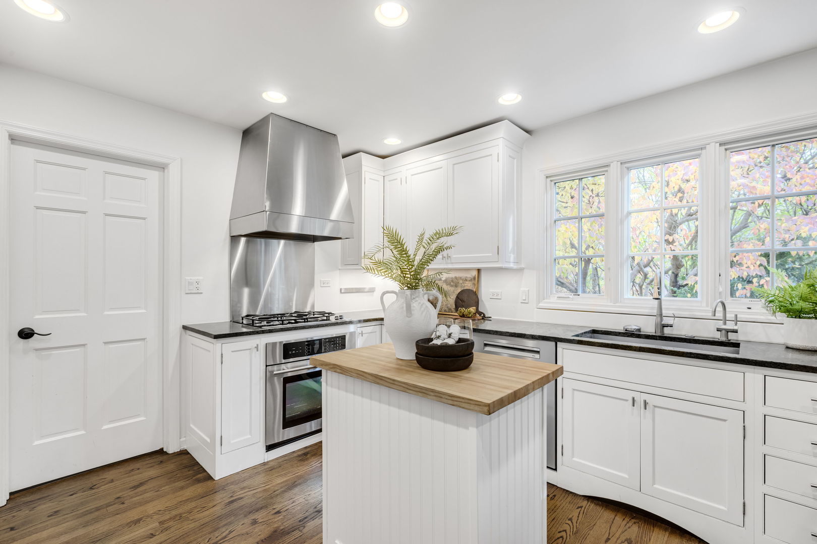 540 Buena Road Lake Forest, IL 60045 - Photo 10 of 35 a kitchen with appliances a sink and cabinets