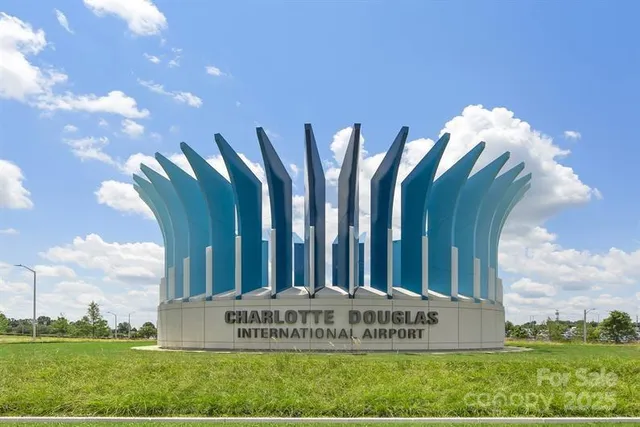 $289,990 | 2826 Alvin Way, Charlotte, NC 28216