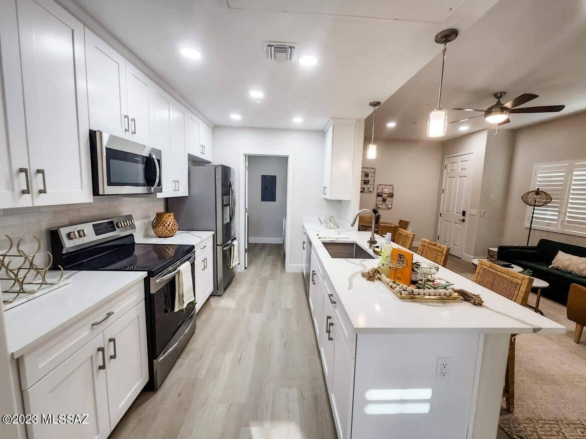 2030 East River Road, Unit 202 Tucson, AZ 85718 - Photo 3 of 16 Gallery Image 3