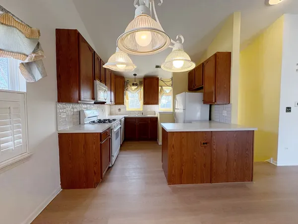 $2,250 | 2611 Cedar Glade Drive, Unit 201, Naperville, IL 60564