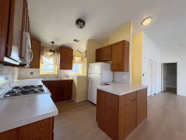 $2,250 | 2611 Cedar Glade Drive, Unit 201, Naperville, IL 60564