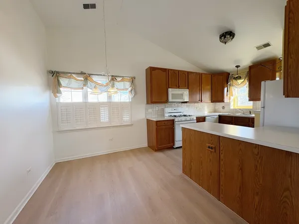 $2,250 | 2611 Cedar Glade Drive, Unit 201, Naperville, IL 60564