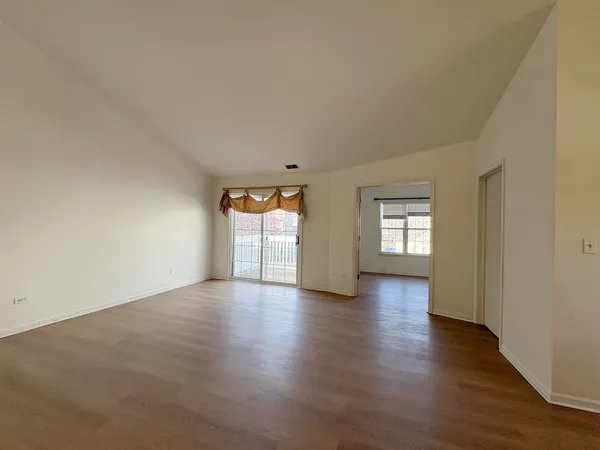 $2,250 | 2611 Cedar Glade Drive, Unit 201, Naperville, IL 60564