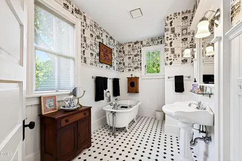 $949,000 | 124 North Bloodworth Street, Raleigh, NC 27601