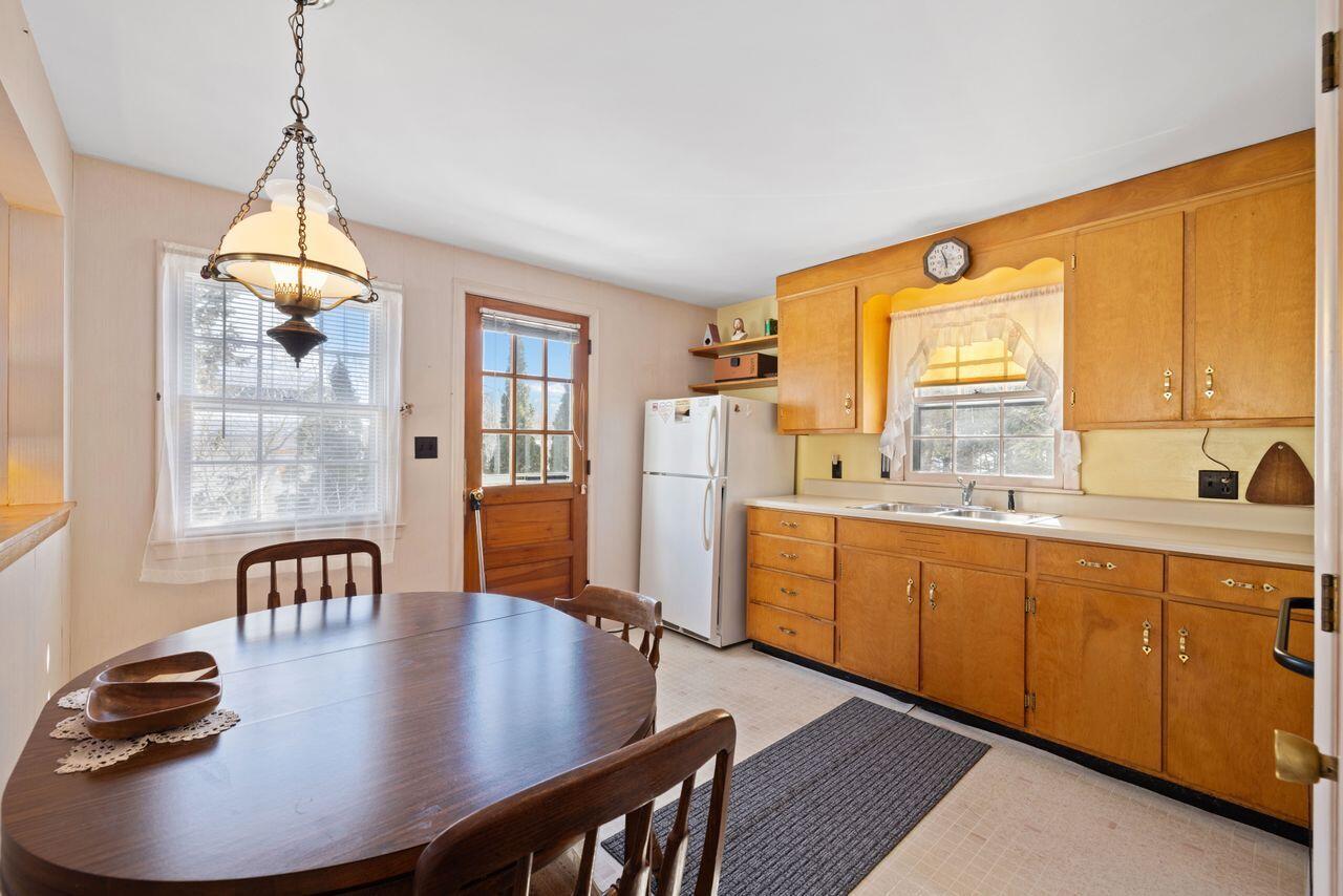 7 Captain Thomas Road Ogunquit, ME 03907 - Photo 10 of 36 Kitchen