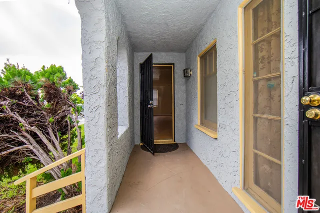 $770,000 | 2003 West 66th Street, Los Angeles, CA 90047